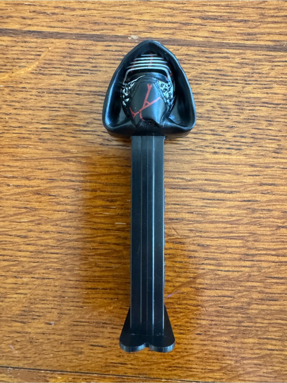 2019 PEZ dispenser Kylo Ren Red Cracked Mask Rise of Skywalker Star Wars Disney